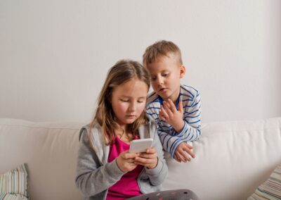 Instagram & Facebook Are Addictive For Children