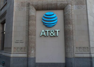 AT&T CEO relishes cable’s broadband squeeze