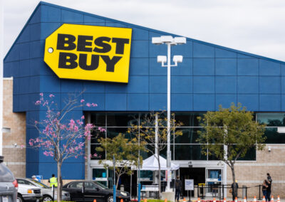 Best Buy online sales rise 2.6% in Q4